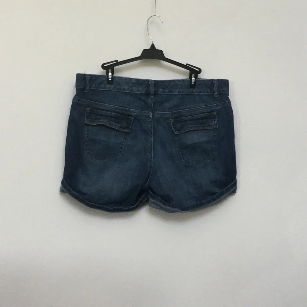 Tommy Hilfiger Cuffed Dark Wash Denim Shorts Size 14 Neutral Basic